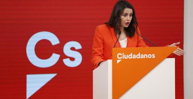 La portavoz de Ciudadanos, Inés Arrimadas, durante la rueda de prensa tras la reunión de la Ejecutiva celebrada este lunes en la sede del partido de la calle Alcalá. /EFE