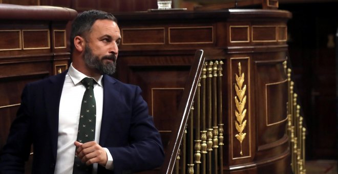 El presidente de Vox, Santiago Abascal, interviene  ante el Pleno del Congreso, donde la vicepresidenta en funciones, Carmen Calvo, ha comparecido para explicar la crisis del Open Arms. EFE/ Kiko Huesca