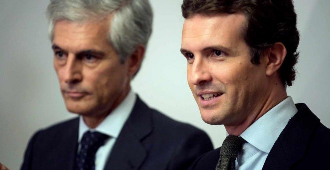 El presidente del Partido Popular, Pablo Casado junto al diputado Adolfo Suárez Illana, que concurrió el 28 de abril como número dos por Madrid. EFE