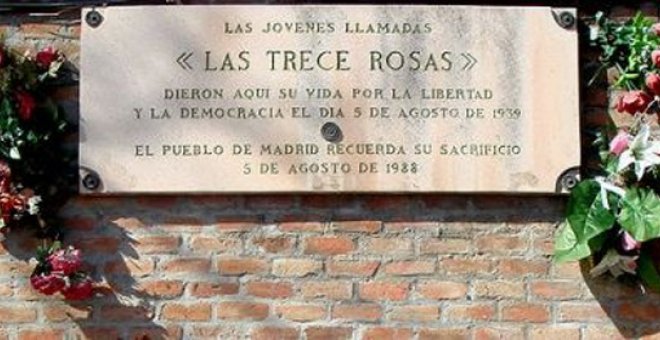 Placa conmemorativa del fusilamiento hace 75 años de Las 13 Rosas.