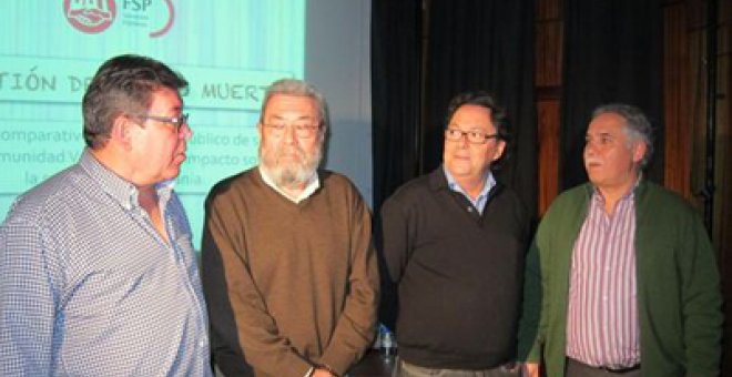 Cándido Méndez junto a otros dirigetnes de UGT durante la presentación del informe.