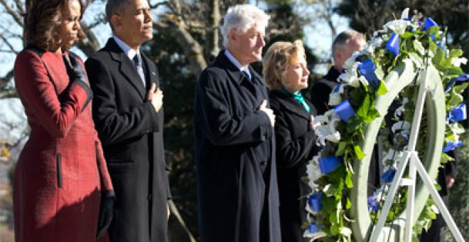 Michelle Obama, Barack Obama, Bill Clinton y Hillary Clinton, en el homenaje a Kennedy. REUTERS/Jason Reed