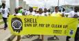 Activistas en Port Harcourt (NIgeria) piden a Shell que page indemnizaciones y limpien los vertidos de petróleo en el Delta del Níger.