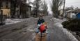 Una mujer llora en la ciudad de Debaltseve, al este de Ucrania. REUTERS/Gleb Garanich