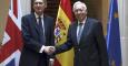 El ministro de Asuntos Exteriores y Cooperación, José Manuel García-Margallo, y su homólogo británico, Philip Hammond, durante el encuentro que han mantenido hoy en el Palacio de Viana. EFE