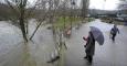 La crecida del Ebro ha pasado por Castejón, Tudela, y ha provocado inundaciones en Zaragoza./ EFE