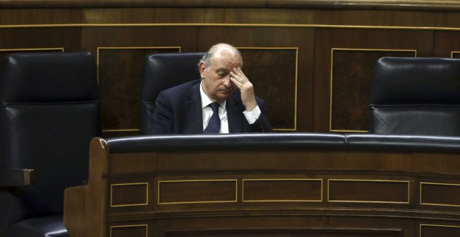 El ministro del Interior, Jorge Fernández Díaz, durante el pleno del Congreso. EFE/Kiko Huesca