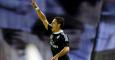 Chicharito celebra uno de sus goles al Celta. REUTERS/Miguel Vidal