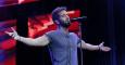 El cantante Pablo Alborán, durante el concierto ofrecido esta noche en la Plaza de Toros de Las Ventas, en Madrid./ EFE/ Alberto Martín