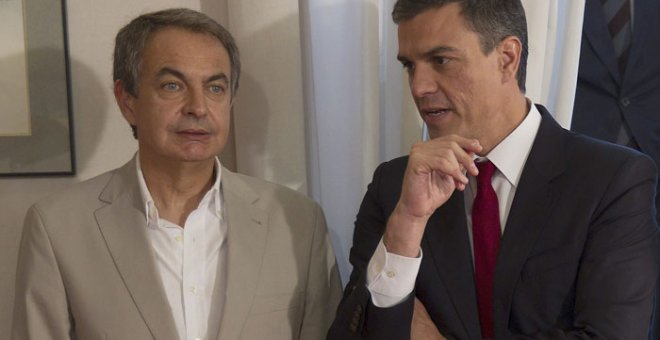 José Luis Rodríguez Zapatero y Pedro Sánchez, en Sevilla. / EFE