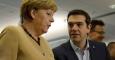 Tsipras, junto a Angela Merkel durante una visita que realizó en junio a Alemania. EP