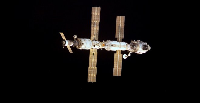 La Estación Espacial Internacional en el espacio el 2 de noviembre de 2000. EFE/NASA