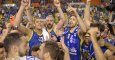 Los jugadores del Ourense celebrando el año pasado su ascenso a la Liga Endesa.