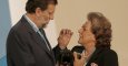 El presidente en funciones, Mariano Rajoy, charla con la exalcaldesa de Valencia y senadora del PP Rita Barberá, en una imagen de archivo. REUTERS