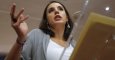 El portavoz adjunta del Podemos en el Congreso, Irene Montero, durante la rueda de prensa posterior a la reunión de la Junta de Portavoces en el Congreso de los Diputados. EFE/Juan Carlos Hidalgo