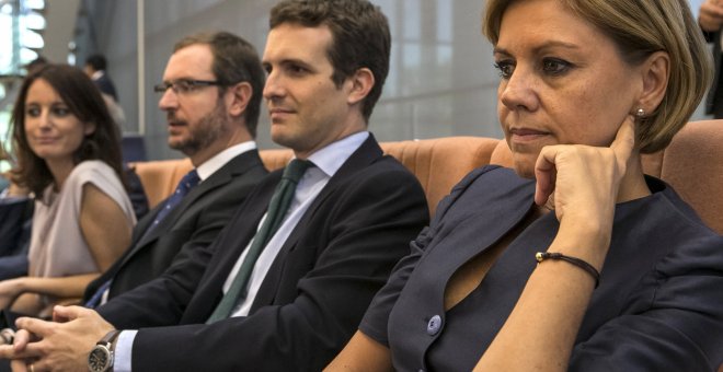 La secretaria general del PP y ahora ministra de Defensa, María Dolores de Cospedal, junto a los vicesecretarios del PP Javier Maroto, Pablo Casado y Andrea Levy, en una imagen de archivo. EFE