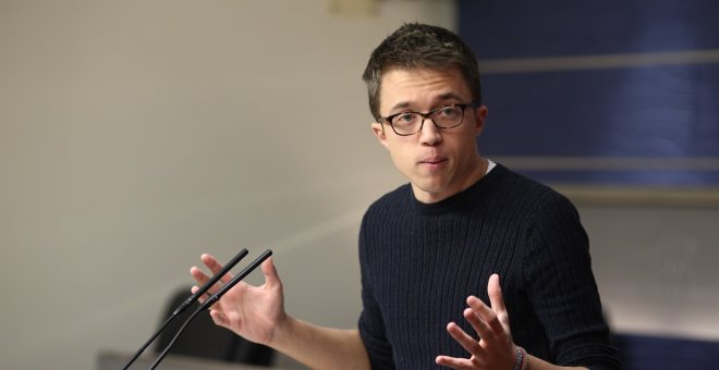 Errejón manda ánimos a los detenidos por quemar fotos del rey en la Diada / EUROPA PRESS