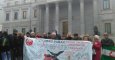 Jubilados protestan ante las puertas del Congreso por las pensiones / EUROPA PRESS