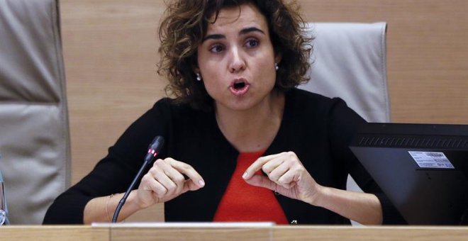 La ministra de Sanidad, Dolors Montserrat, durante su comparecencia por primera vez en la Comisión de Sanidad y Servicios Sociales del Congreso para exponer las líneas de trabajo de su departamento en estas materias . EFE/Fernando Alvarado