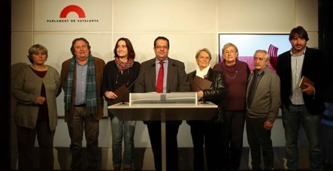Joan Ignasi Elena amb els membres de l'Executiva del Pacte Nacional pel Referèndum