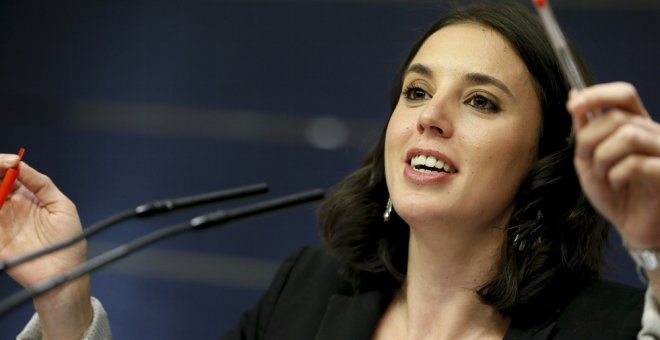 La nueva portavoz del grupo parlamentario de Unidos Podemos, Irene Montero, durante la rueda de prensa posterior a la reunión de la Junta de Portavoces, la primera para la diputada de la formación morada en su nuevo cargo, en el Congreso de los Diputados.