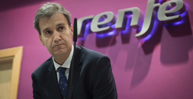 El presidente de RENFE, Juan Alafaro, durante la rueda de prensa que ofreció después de que la CNMC haya multado con 65 millones de euros al grupo Renfe por limitar la competencia en el transporte de mercancías. EFE/Luca Piergiovanni