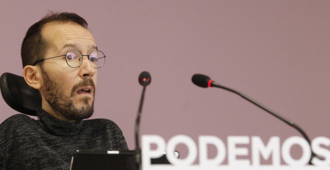 El secretario de Organización de Podemos, Pablo Echenique, durante la rueda de prensa que ha ofrecido tras la reunión del Consejo de Coordinación de Podemos. EFE/Víctor Lerena