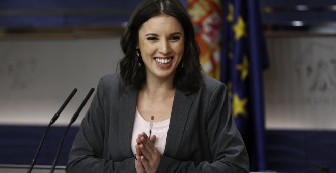 La portavoz de Podemos en el Congreso, Irene Montero, durante la rueda de prensa ofrecida tras la reunión de la Junta de Portavoces en el Congreso de los Diputados. EFE/Emilio Naranjo