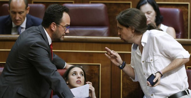 Antonio Hernando, Irene Montero y Pablo Iglesias, en una imagen de archivo. REUTERS/ ANDREA COMAS