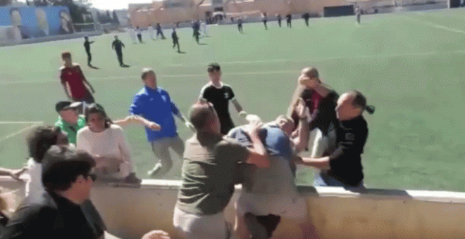 Batalla campal entre padres en un partido de fútbol de infantiles en Mallorca. TWITTER