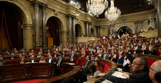 El pleno del Parlament durante la votació de los Presupuestos catalanes para 2017. REUTERS/Albert Gea