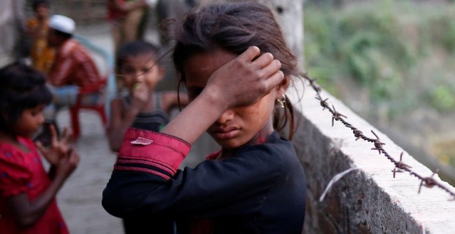 Una niña rohingya en un campo de refugiados. REUTERS/Mohammad Ponir Hossain