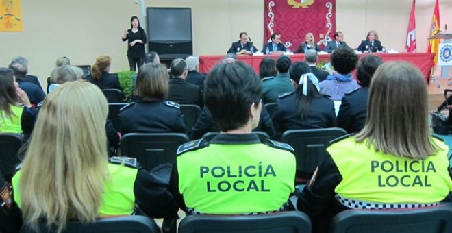 3 mujeres policías durante el II Encuentro de Policías Locales de Cáceres.EUROPA PRESS