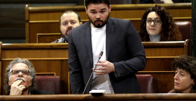 El portavoz ERC, Gabriel Rufián, durante su intervención en la sesión de control al Gobierno, en el pleno del Congreso de los Diputados.EFE/Sergio Barrenechea