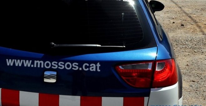 La cuidadora se apropió, supuestamente, de hasta 2017 de 98.430 euros.MOSSOS D'ESQUADRA /TWITTER