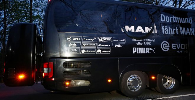 El autobús del Borussia Dortmund después del ataque del pasado martes. REUTERS/Kai Pfaffenbach