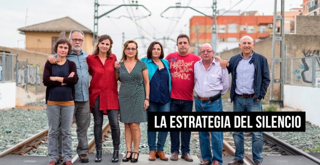 Familiares de las víctimas del metro de València.