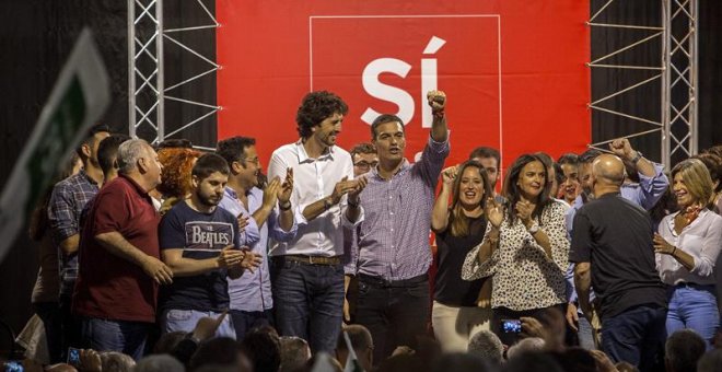 El precandidato a la secretaría general del PSOE Pedro Sánchez  durante un acto celebrado en Jerez de la Frontera (Cádiz), dentro de la campaña para las primarias del partido. EFE