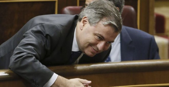 El diputado de de CiU, Jordi Xuclá, poco antes de que comenzara la sesión de control al Gobierno en el Congreso de los Diputados. EFE/Fernando Alvarado.