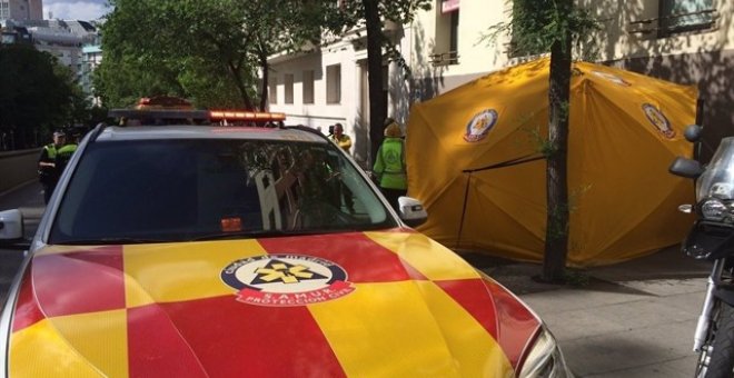 Las víctimas son un chico y una chica que han fallecido en el acto.EMERGENCIAS MADRID