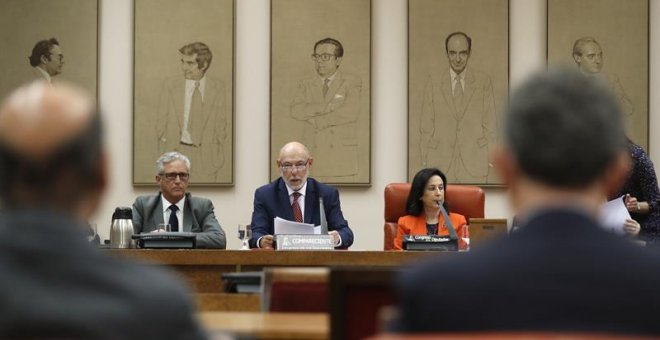 El fiscal general del Estado, José Manuel Maza (c), comparece ante la Comisión de Justicia del Congreso de los Diputados para aclarar la gestión del denominado caso Lezo, que ha llevado a prisión al expresidente de la Comunidad de Madrid, Ignacio González