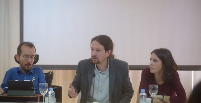 Pablo Iglesias (en el centro) acompañado por Pablo Echenique e Irene Montero en la reunión del Consejo Ciudadano Estatal de Podemos celebrado este sábado en Madrid.