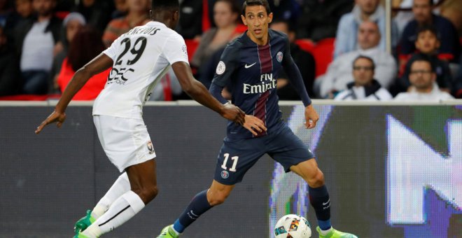 Di María (d), en un partido reciente del PSG. REUTERS