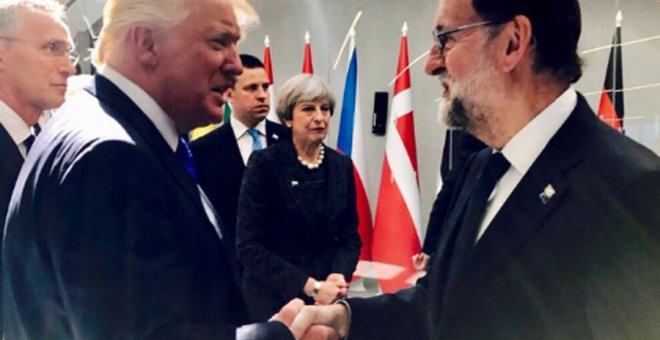 Rajoy, con Trump en la cumbre de la OTAN.