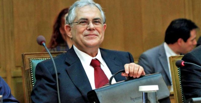 El ex primer ministro de Grecua Lukas Papademos. REUTERS