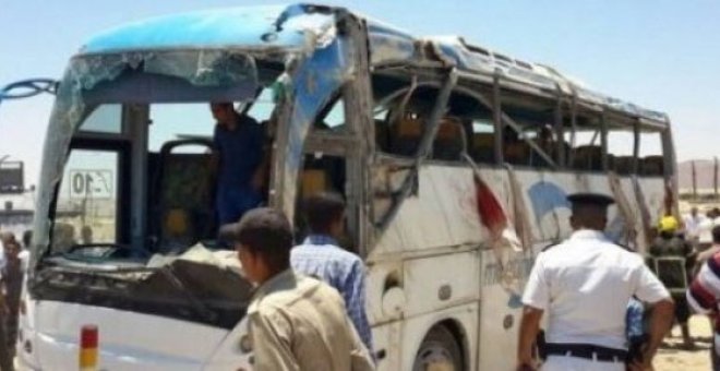 Al menos 26 muertos en un ataque contra un autobús de cristianos coptos en Egipto. TWITTER