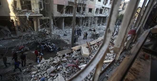 Imagen de archivo tras un bombardeo en Siria. EFE