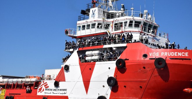 Casi 1.500 personas viajan a bordo del 'Prudence' desde el pasado jueves.TWITTER/@MSF_Prensa