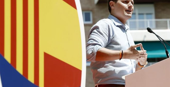 El líder de Ciudadanos, Albert Rivera, durante su intervención en el acto de presentación de Inés Arrimadas como candidata a la presidencia de la Generalitat. EFE/Andreu Dalmau