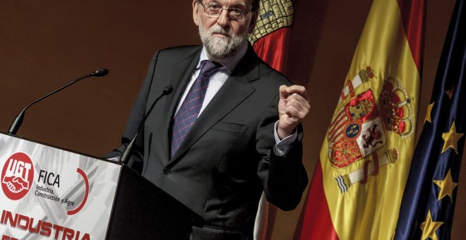 El presidente del Gobierno, Mariano Rajoy, durante su intervención en la clausura de la jornada organizada por UGT "La industria en Castilla y León. Implicación a nivel nacional. Reflexiones", hoy en Burgos. EFE/Santi Otero